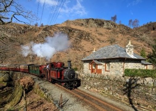 Leg.slide-Coed y Bleiddiau-430x321