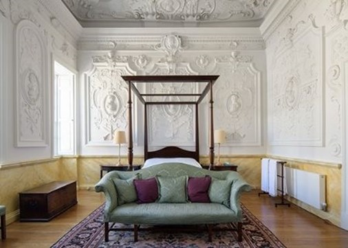 Leg.slide-Music Room-430x321