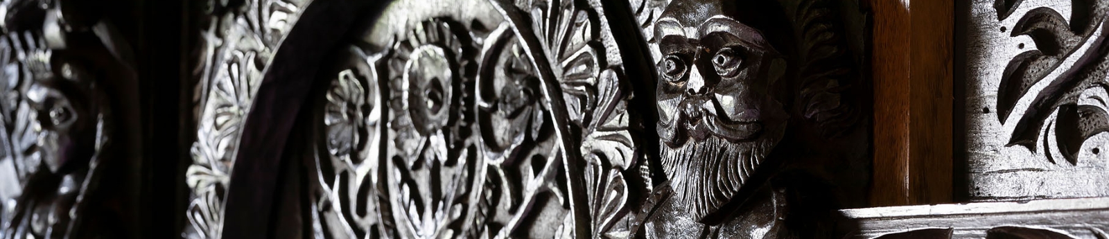 worthamm manor wood carving hero 1600x345