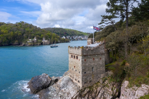 kingswear castle 600 x 400.jpg