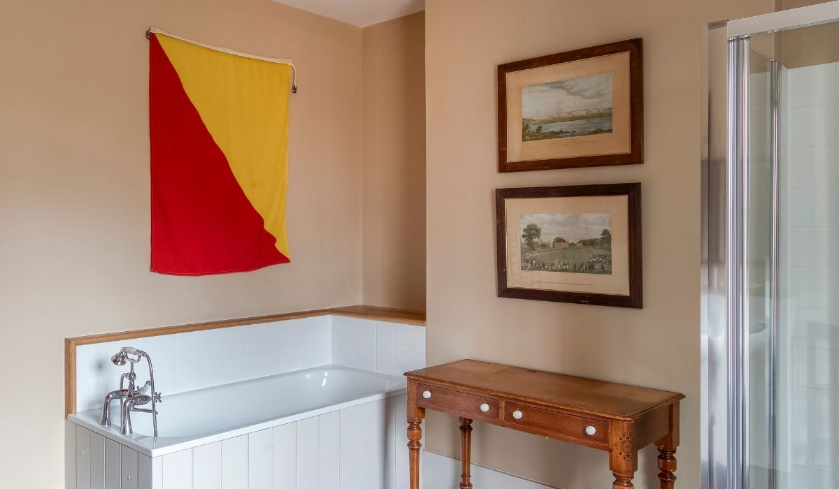 Semaphore flag 1200x800.jpg