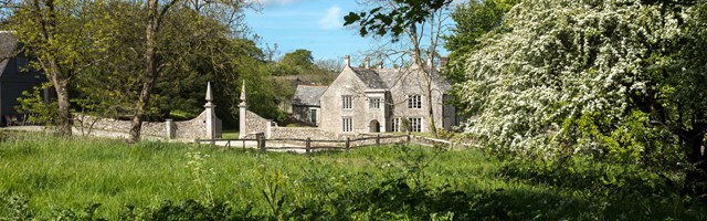 dunshay manor hero