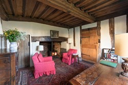 Ancient House int whole room 1200x800