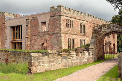 astleycastle-exterior-main-600x400