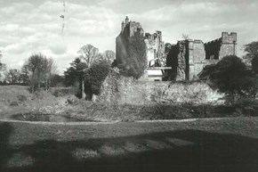 astleycastle-before-b&wruin-600x400