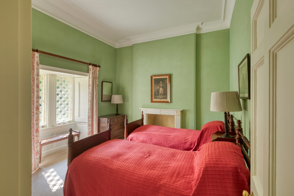 beckfords-bedroom-twin 1200x800