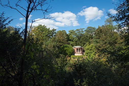 birdhouse-exterior-fromadistance-600x400