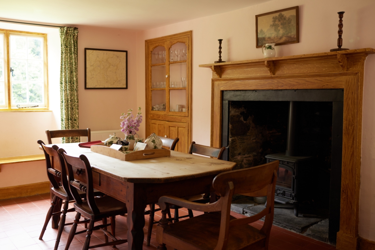 pond cottage kitchen 2