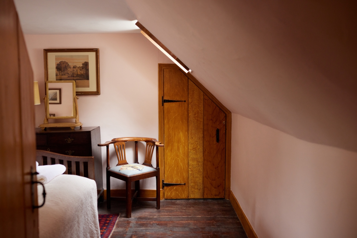 pond cottage bedroom single