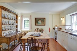 Field House int kitchen 1200x800