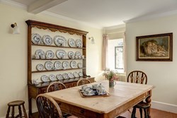Field House int kitchen table 1200x800