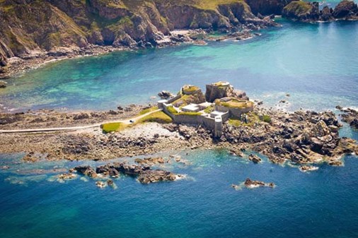 fortclonque-exterior-ariel-600x400