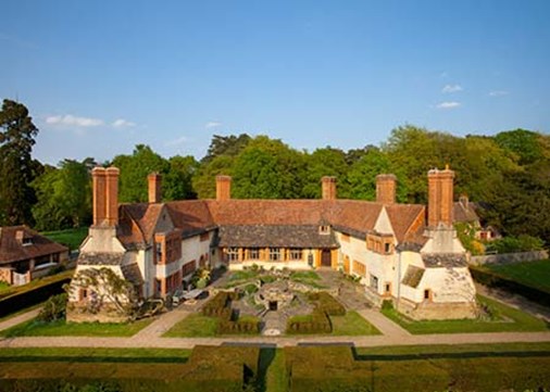 Goddards-exterior-main-450x321