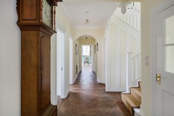 Howthwaite hallway 1200x800