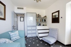 Casa de Mar int sitting with steps 1200x800