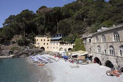Casademar-exterior-beach-600x400