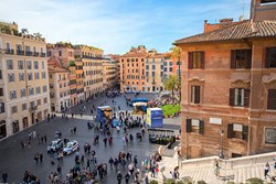 piazza-interior-view-600x400