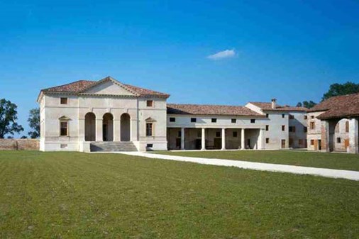 villasaraceno-exterior-front-600x400