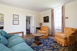Old-House-interior-sittingroom2-600x400