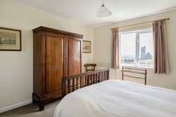 The-Quarters-interior-double2-600x400