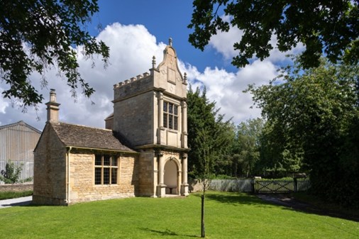 Lynch Lodge ext angle