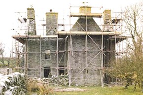 Oldplaceofmonreith-restoration-scaffolding-600x400