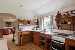 The Pineapple int kitchen 1200x800