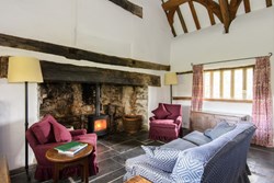 Plas Uchaf sitting 1200x800
