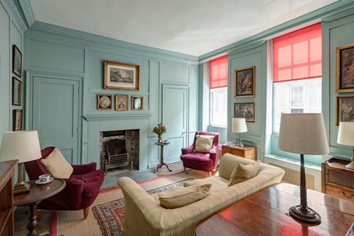 PrinceletStreet-interior-sittingroomfireplace-600x400
