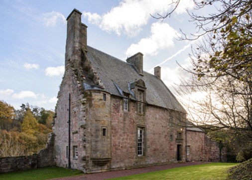 RosslynCastle-exterior-frontfacade-450x321pg