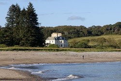 saddellhouse-exterior-water-carousel-600x400