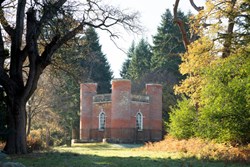 Queen Anne's Summerhouse ext through trees 1200x800
