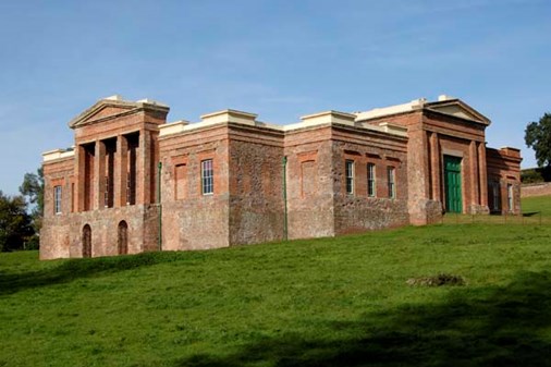 Silvertonparkstables-exterior-main-600x400