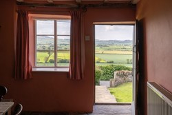 Stockwell Farm int dining door 1200x800