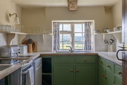 Stockwell Farm int kitchen 1200x800