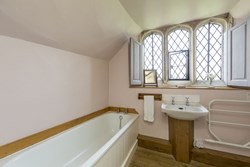 The Tower int bathroom1200x800