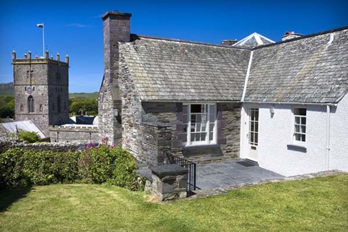 towerhill-exterior-main-600x400
