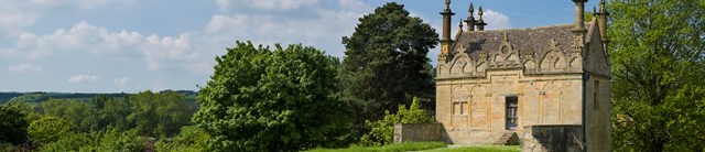 WestBanquetingHouse-exterior-front-1600x345