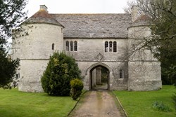Wolveton Gatehouse exterior 2 1200x800