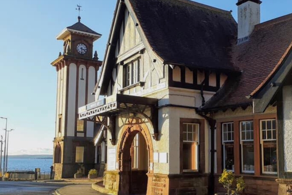 clock tower wemyss bay 600x400